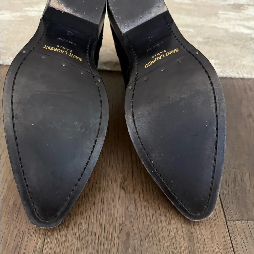 $1,500 Saint Laurent Black Dakota 50 Studded Leather Ankle Boots. - Picture 6 of 8